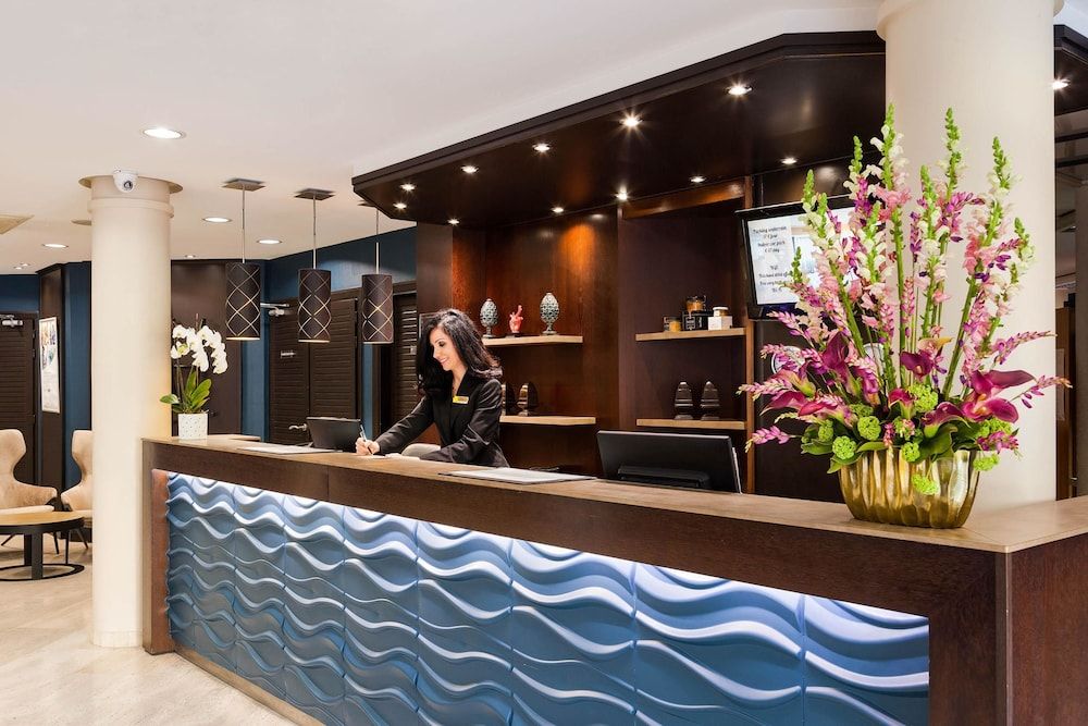 Clarion Suites Cannes Croisette 2 Clarion Suites Cannes Croisette 2