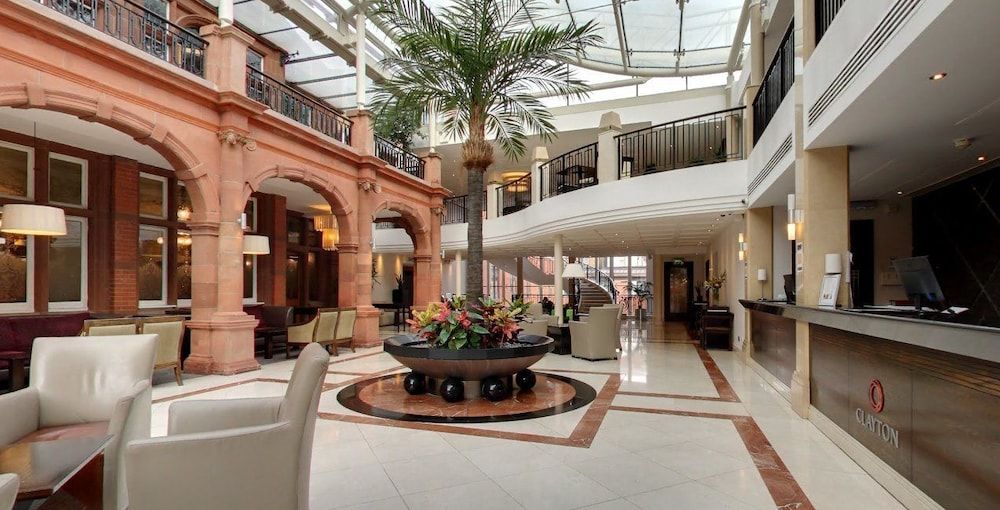 Clayton Crown Hotel London 3