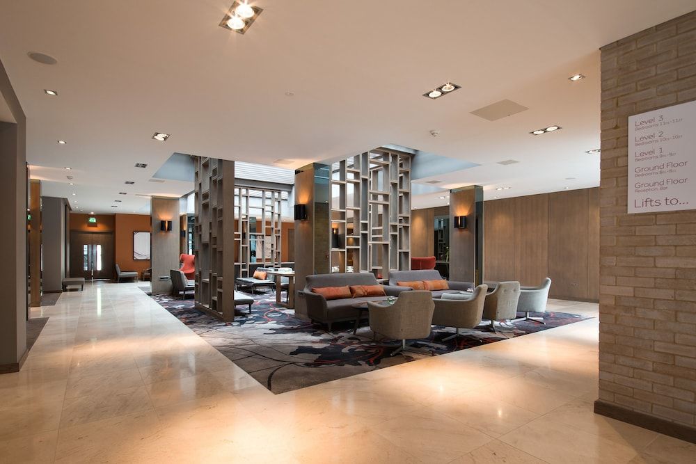 Clayton Hotel Chiswick 2