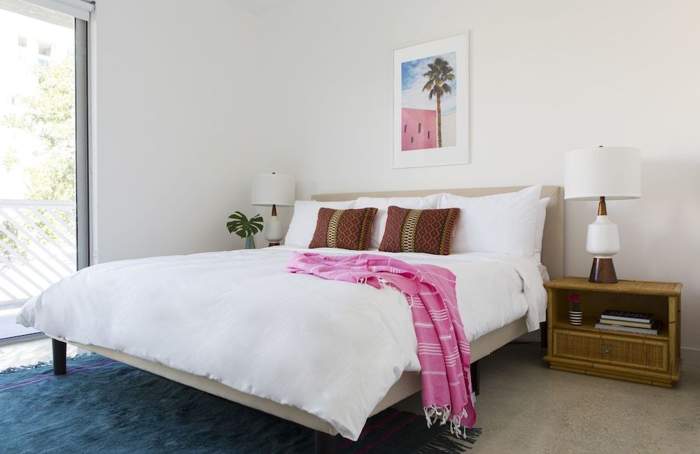 Colorful Little Havana Suites by Sonder 3 Colorful Little Havana Suites by Sonder 3