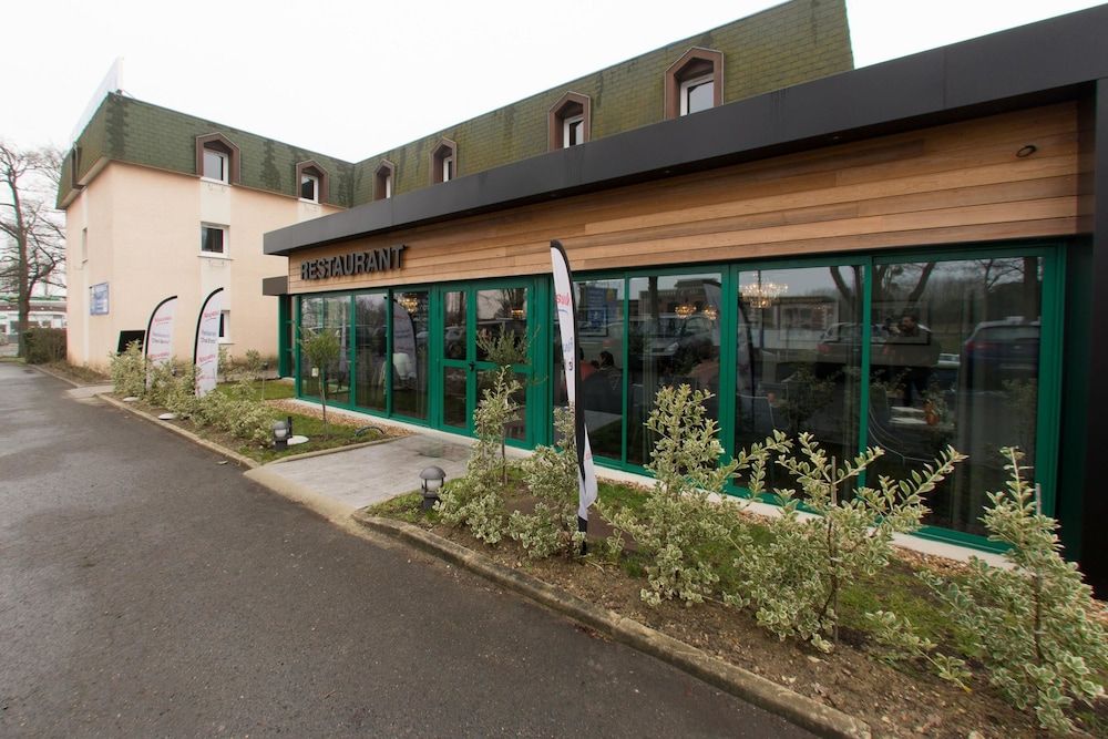 Comfort Hotel Cergy-Pontoise 3 étoiles à Éragny