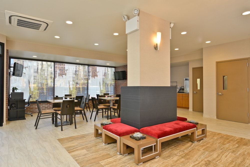 Comfort Inn Midtown West 3