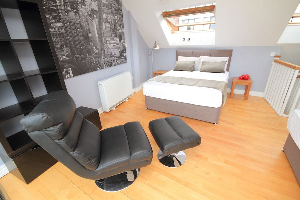 Coppinger Row Sleeps 10 Apartment 2 Coppinger Row Sleeps 10 Apartment 2