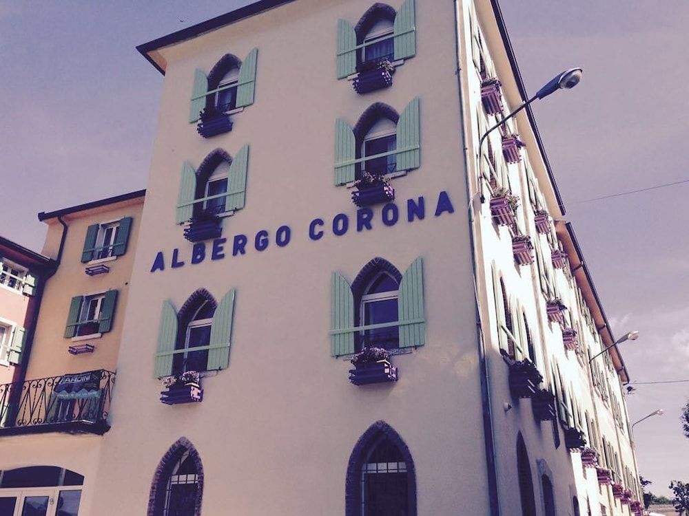 Hotel Corona 4 estrelas em Caprino Veronese