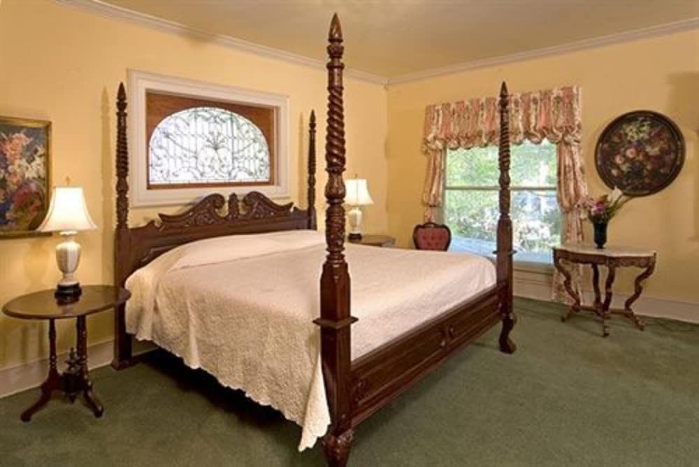 Courtyard at Lake Lucerne 2