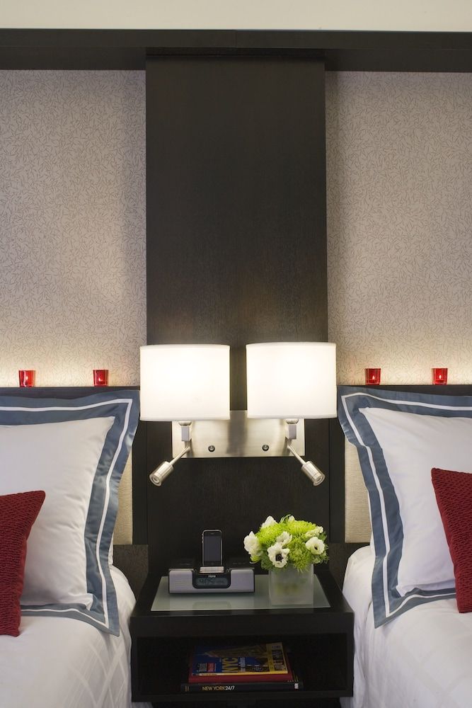 Courtyard by Marriott New York Manhattan/Times Square 3