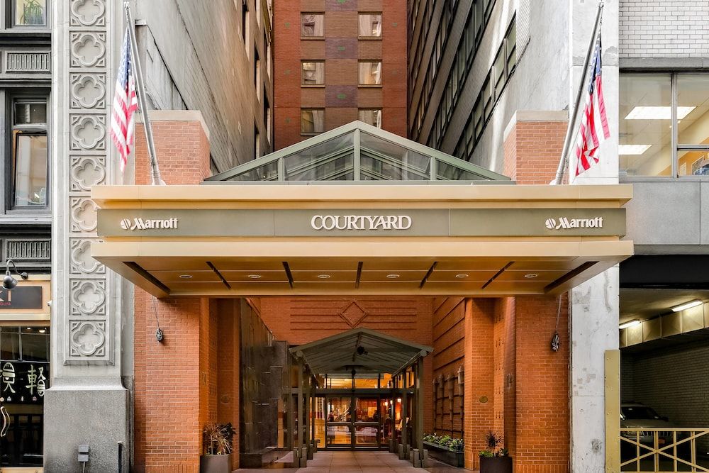 Courtyard by Marriott New York Manhattan/Times Square 1