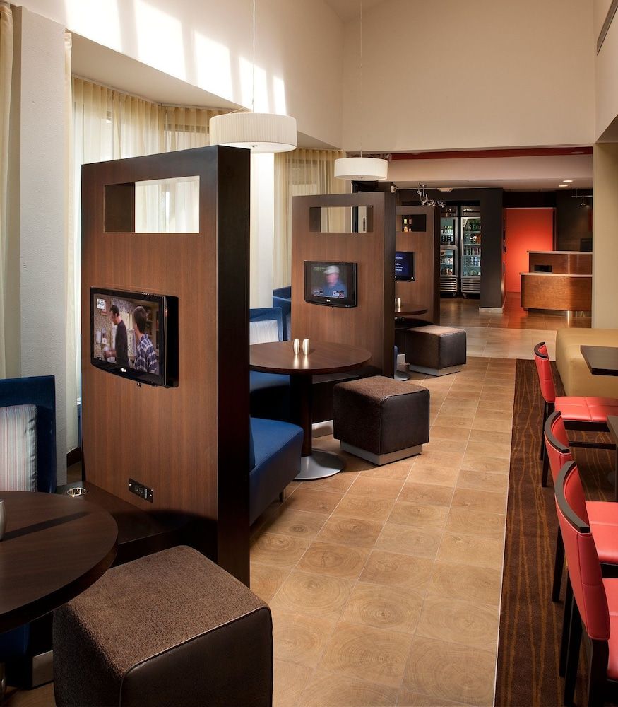 Courtyard by Marriott Orlando Airport 3