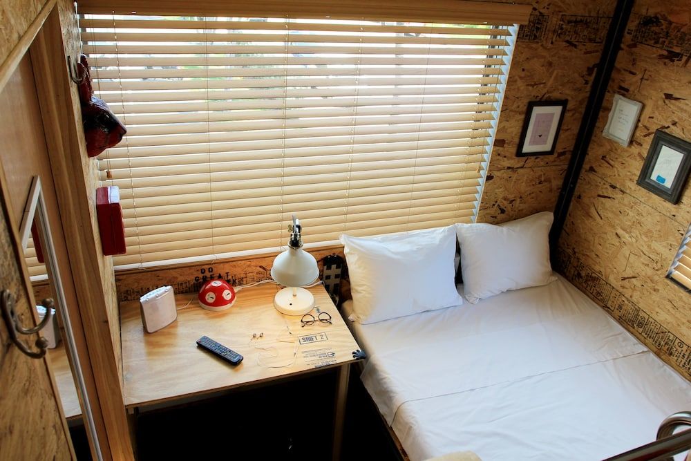 Crates at the Gaythering - Men Only 1