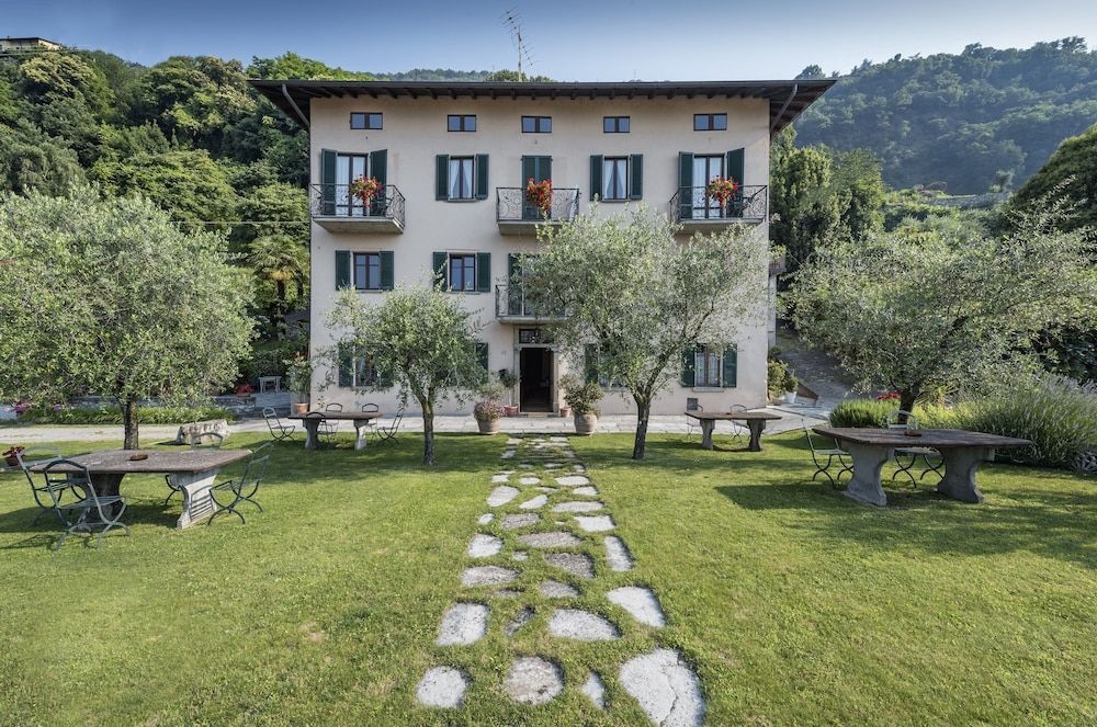 Crotto Regina 2 estrelas em Gravedona