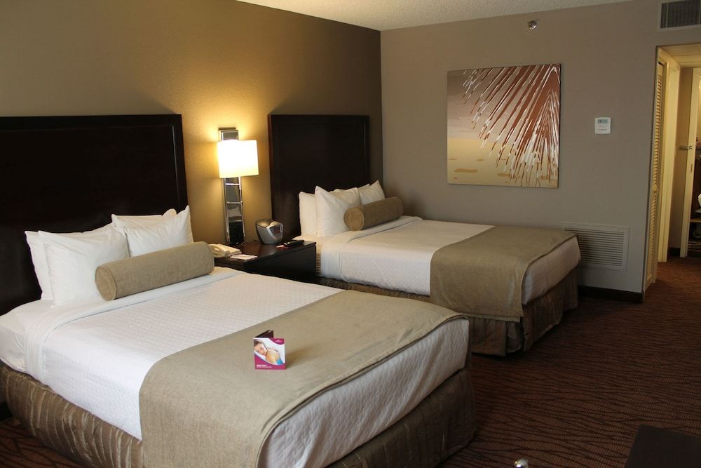 Crowne Plaza Miami Airport 3 Crowne Plaza Miami Airport 3