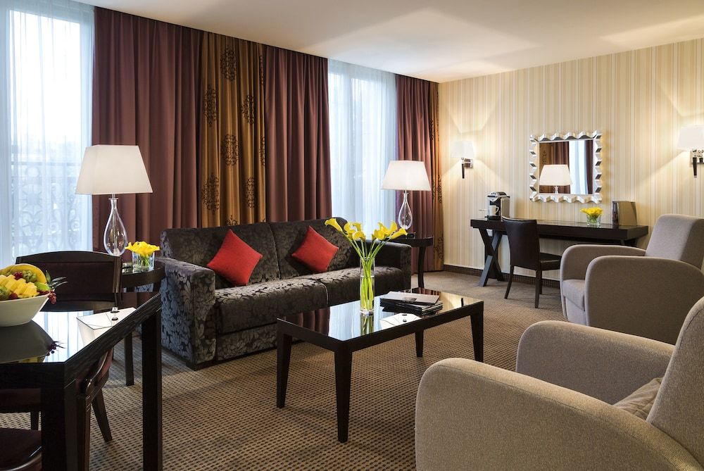 Crowne Plaza Republique 2 Crowne Plaza Republique 2