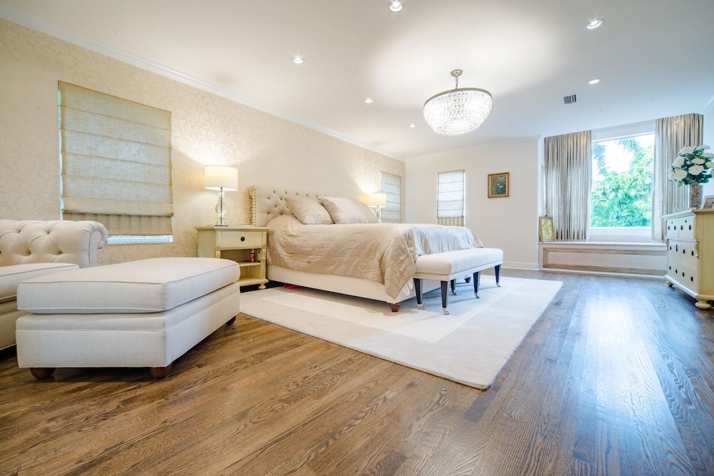 Crystal Court Estate - Four Bedroom Home 2