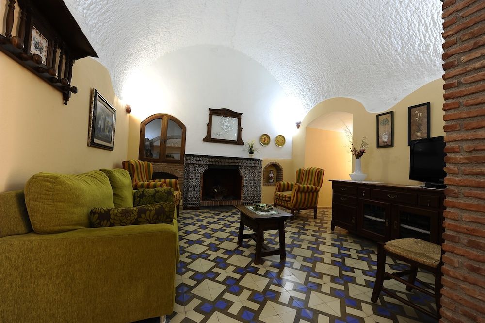 Cuevas la Granja 2 Cuevas la Granja 2