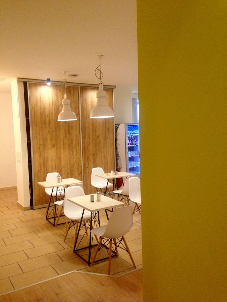 Dan In'n Out 3 Dan In'n Out 3