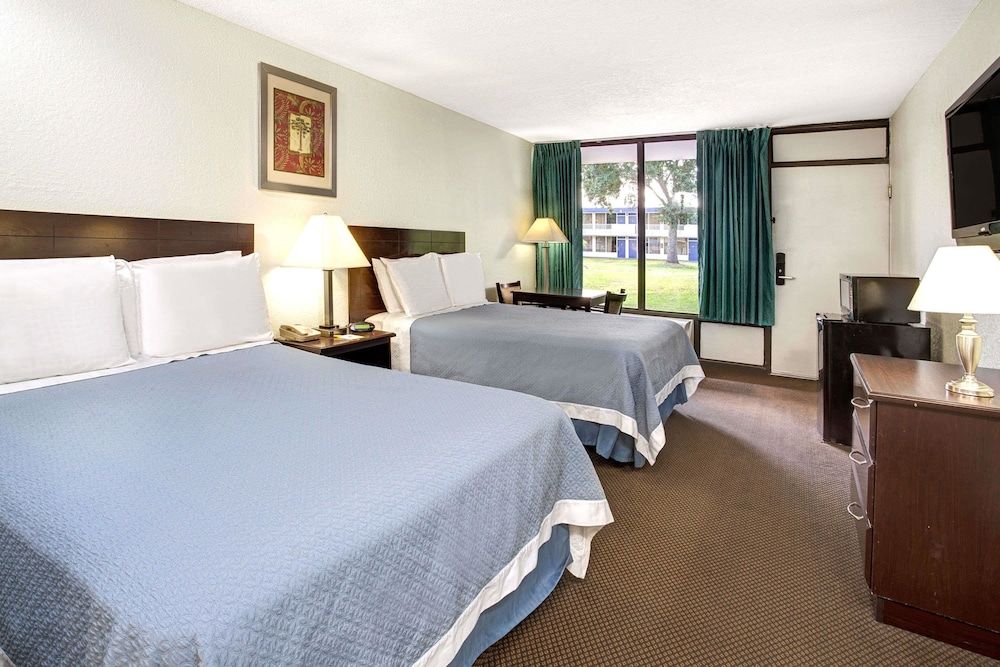 Days Inn by Wyndham Kissimmee FL 3 Days Inn by Wyndham Kissimmee FL 3