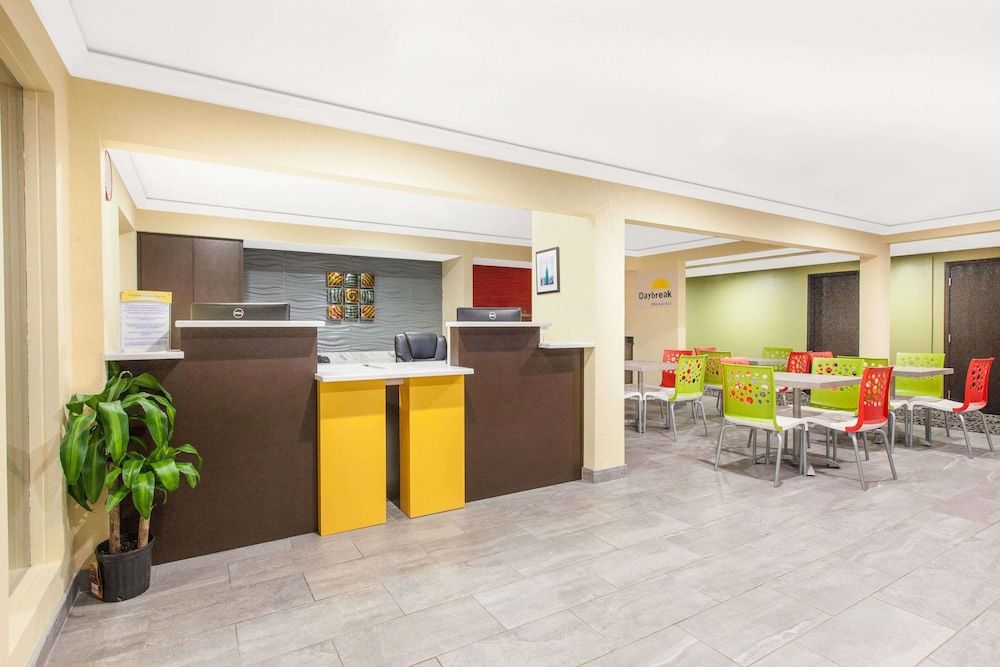 Days Inn by Wyndham Miami 2