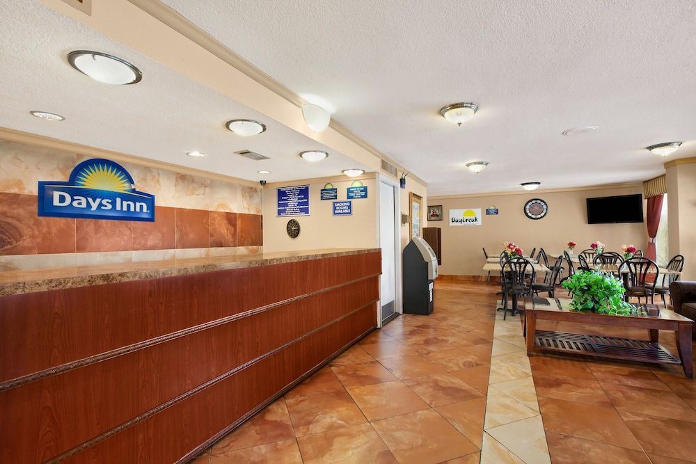 Days Inn by Wyndham Orlando Downtown 1