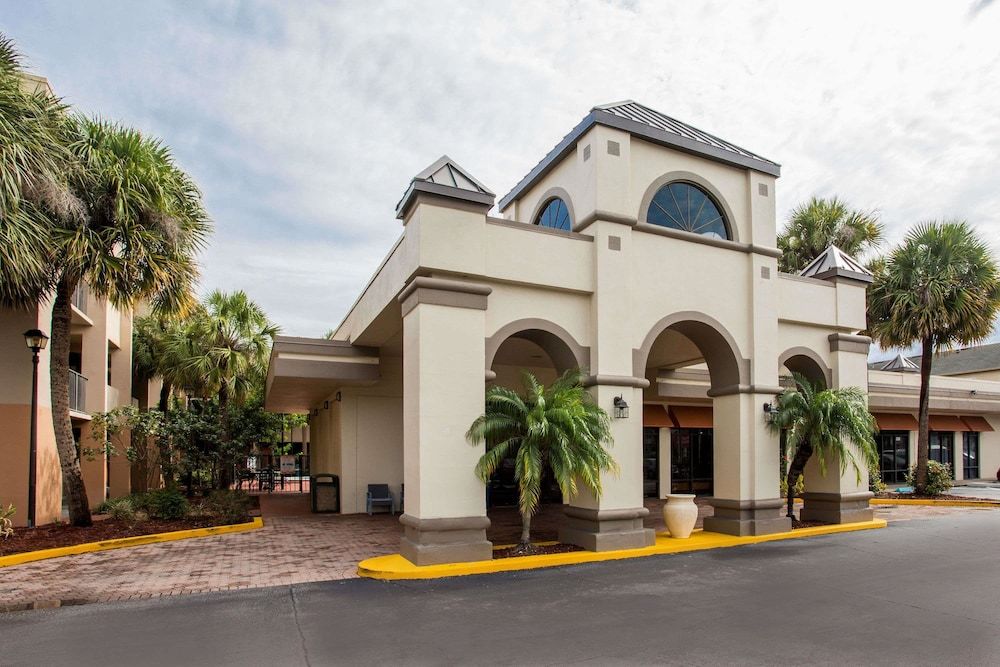 Days Inn & Suites by Wyndham Orlando Airport 1 Days Inn & Suites by Wyndham Orlando Airport 1
