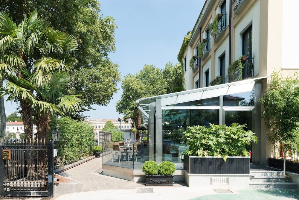 Hotel de la Ville 4 estrelas em Monza