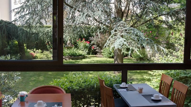 Des Cedres Hotel 3 estrelas em Orléans