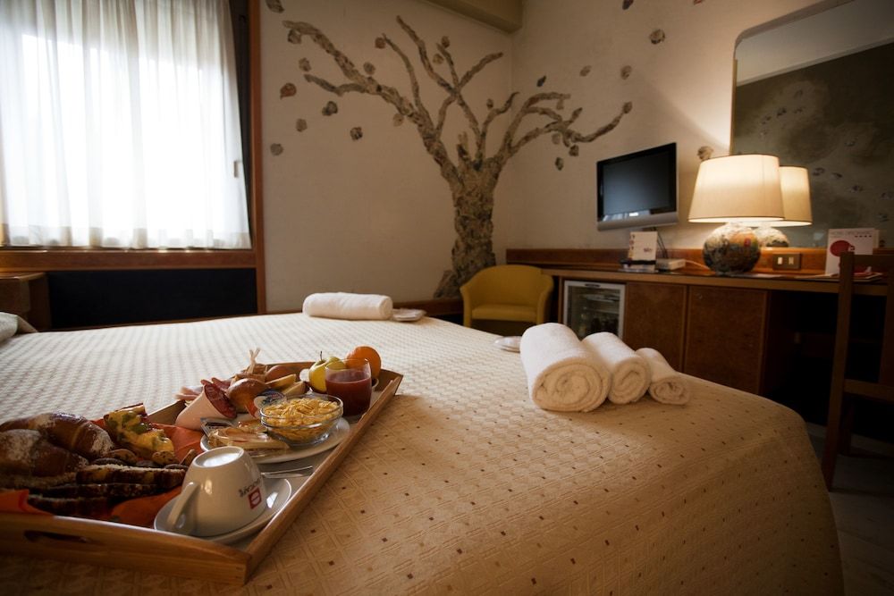 Hotel Diplomatic 1 Hotel Diplomatic 1