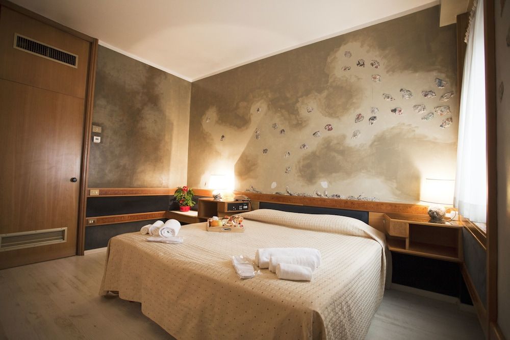 Hotel Diplomatic 3 Hotel Diplomatic 3