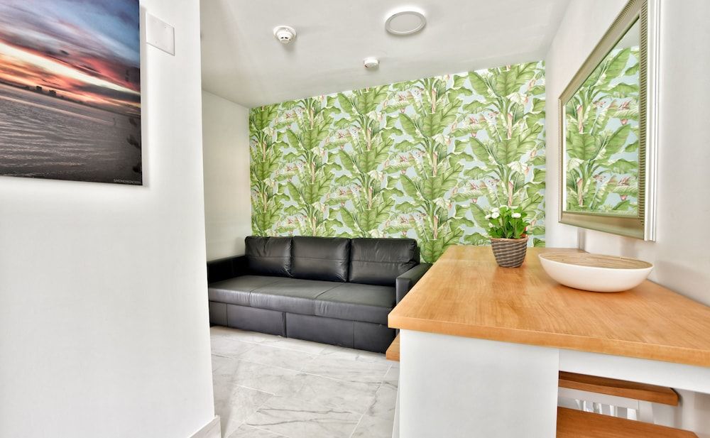 Dolce Suites South Beach 1