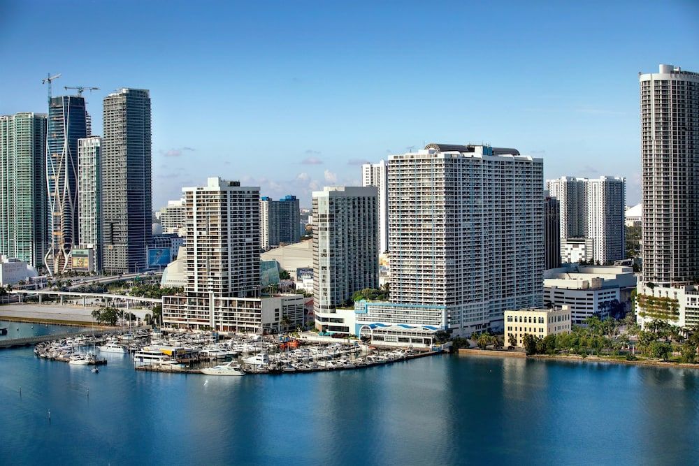 DoubleTree by Hilton Grand Hotel Biscayne Bay 1