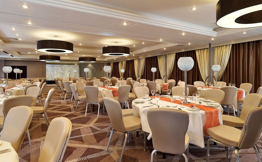 DoubleTree by Hilton London - Ealing Hotel 1