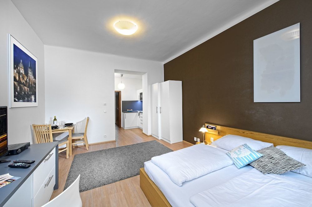 DownTown Suites Chlumova 1