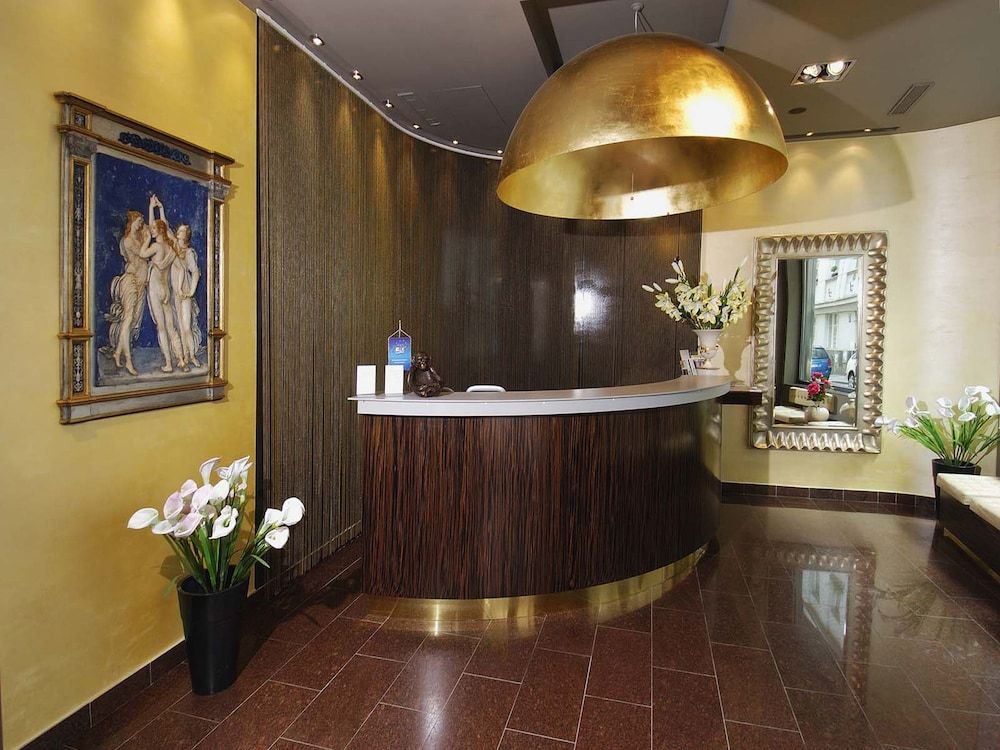 EA Hotel Crystal Palace 3