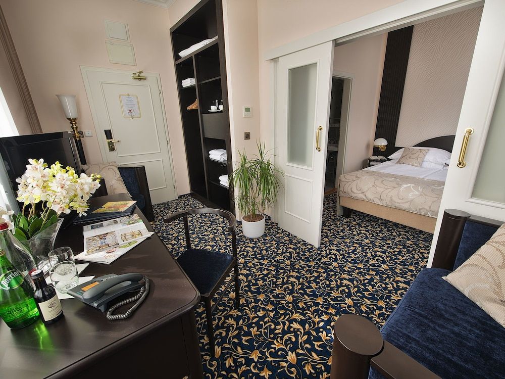 EA Hotel Royal Esprit 1