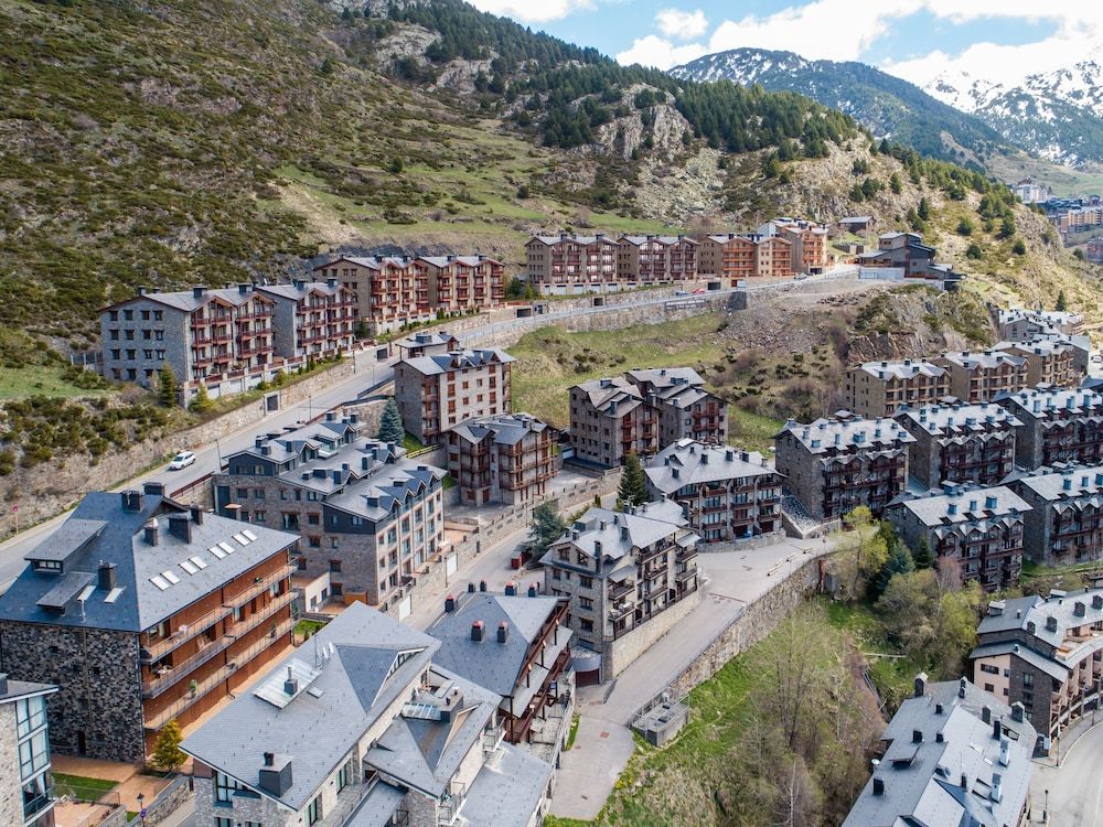 El Tarter Apartments 1