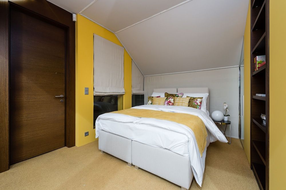 EMPIRENT Grand Central Apartments 2