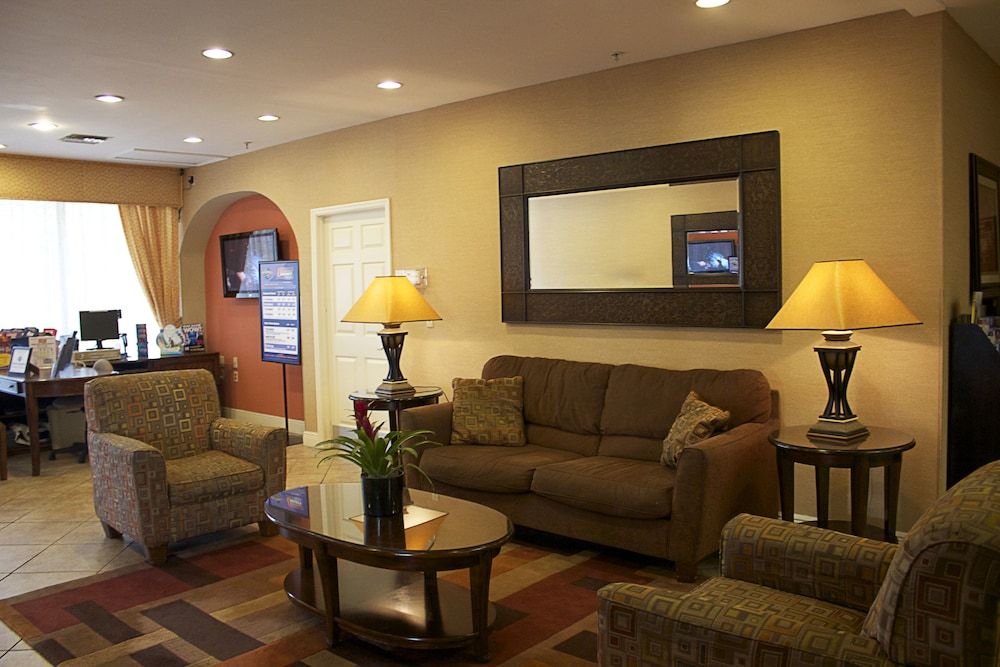 Enclave Hotel & Suites Orlando, a staySky Hotel & Resort 3