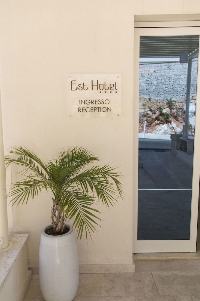 Est Hotel 2 Est Hotel 2