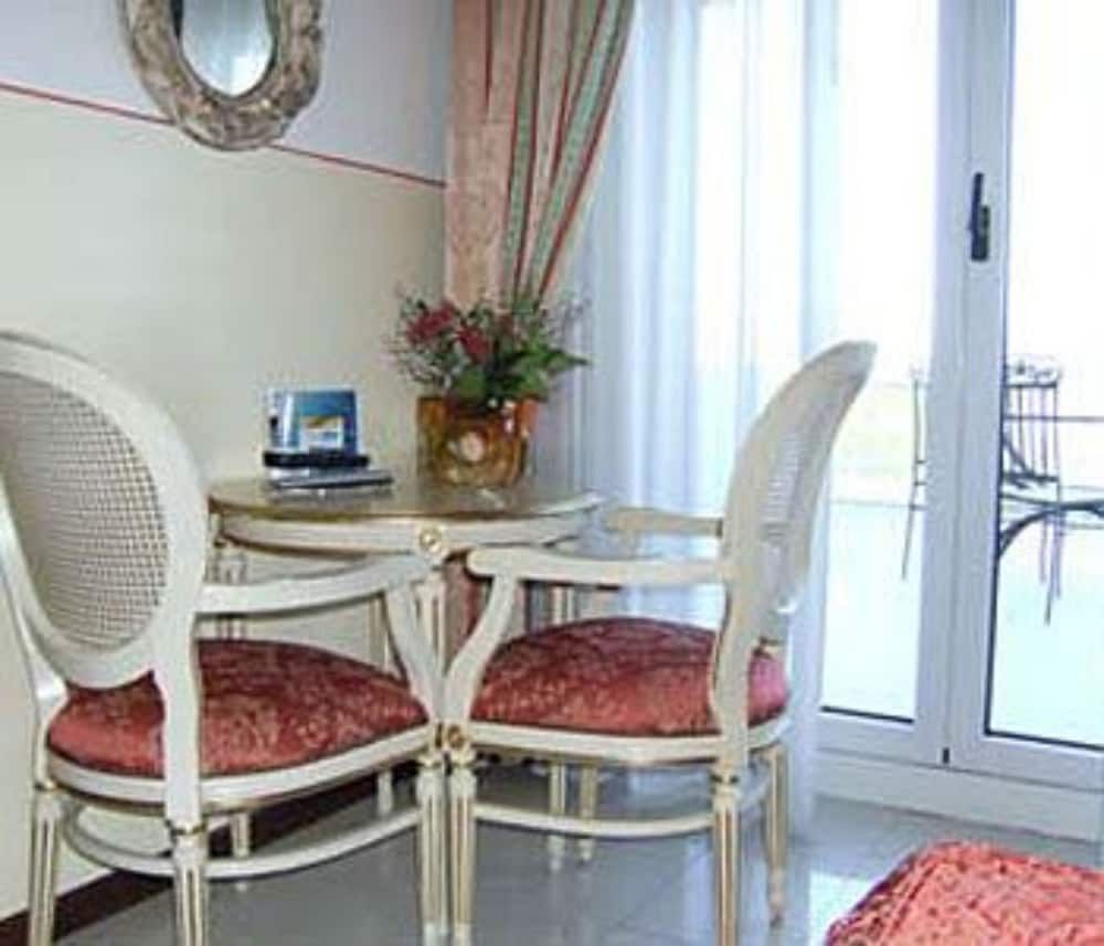 Hotel Estée 3 Hotel Estée 3