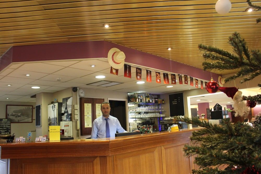 Euro Hotel Orly Rungis 3