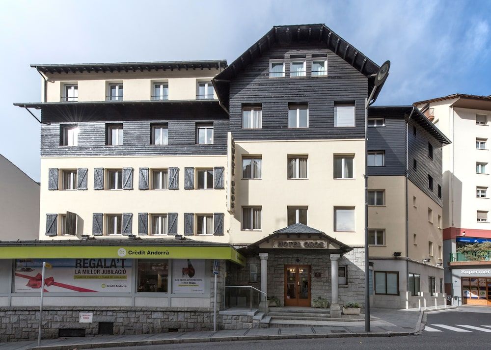 Evenia Oros 1 Evenia Oros 1