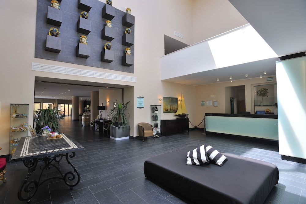 Falconara Charming House & Resort 2