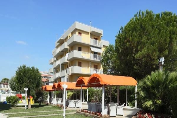 Family Hotel K2 E Spiaggia Marina Beach 3 estrelas em Lido Adriano