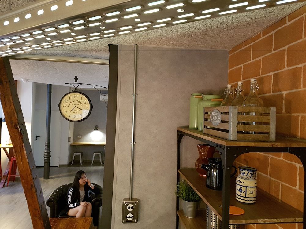 Far Home Atocha 1 Far Home Atocha 1