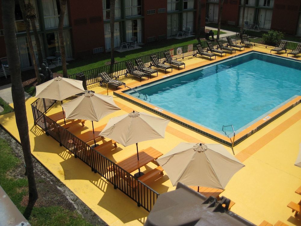 Floridian Express International Drive 1