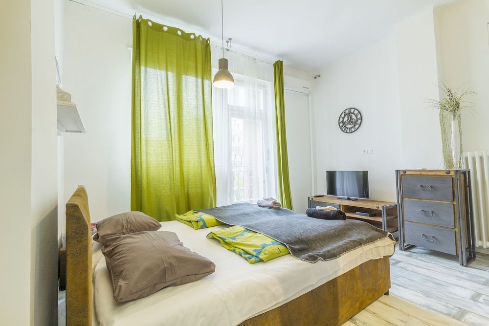 Ginger Apartment 2 Ginger Apartment 2