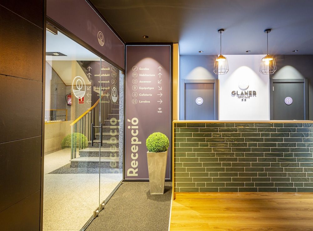 Glaner Hotel Café 1