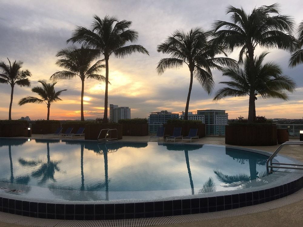 Global Luxury Suites at One Broadway 1