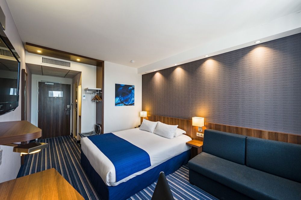 Golden Tulip Marseille Airport 4 estrelas em Vitrolles