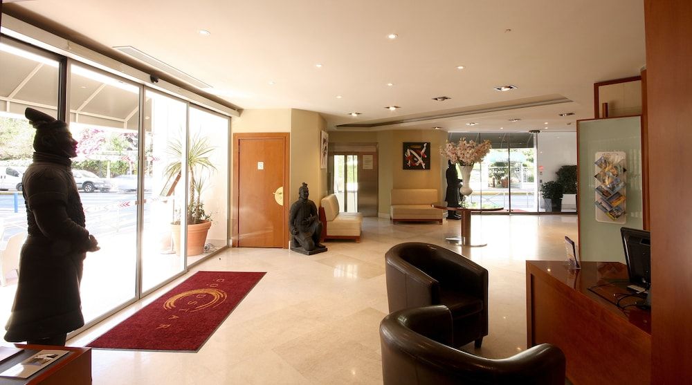 Goldstars Resort & Suites 3