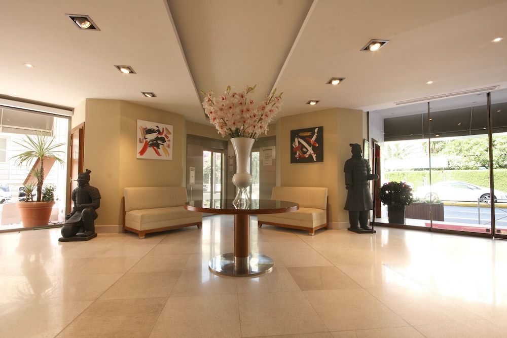 Goldstars Resort & Suites 2